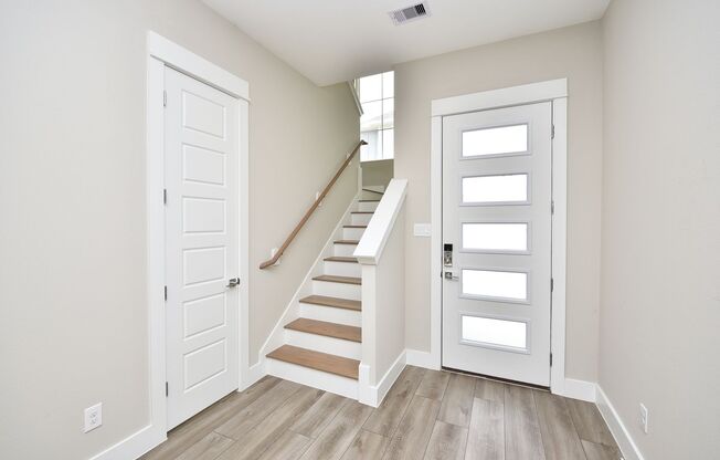 Modern Living in a Gated Community Near Downtown Houston