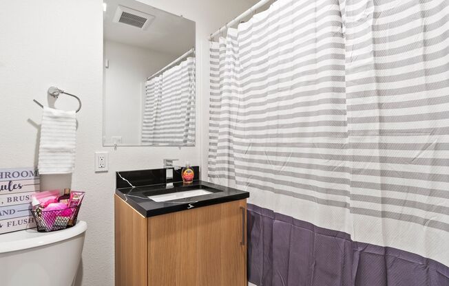 1 bed, 1 bath, 650 sqft, $1,200, Unit 1919 F