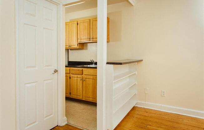 Pleasant-Hills-Village-Dining-Room-Built-In-Shelves