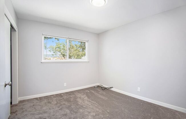 2 beds, 1 bath, $2,500