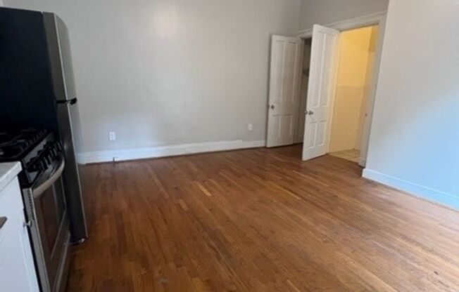 Studio, 1 bath, 400 sqft, $795, Unit 2419V 8