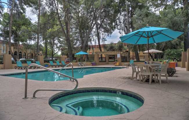 Pool, Pool Patio & Spa at The View At Catalina Apartments in Tucson, AZ