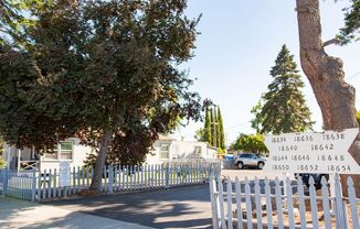 18634-54 Meekland Apartments