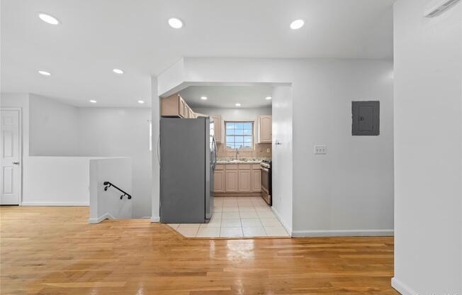 3 beds, 2 baths, 3,113 sqft, $3,750