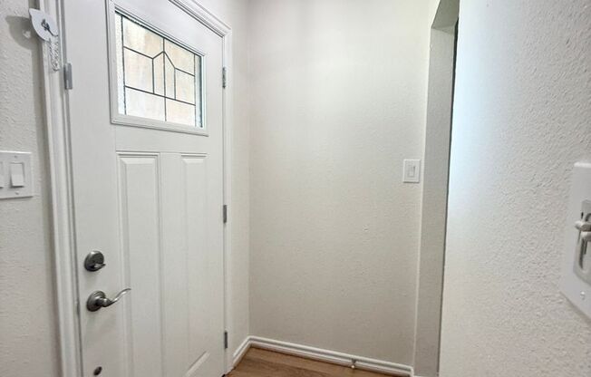 Elegant Recently Updated 3/2/2 Home in Angleton !