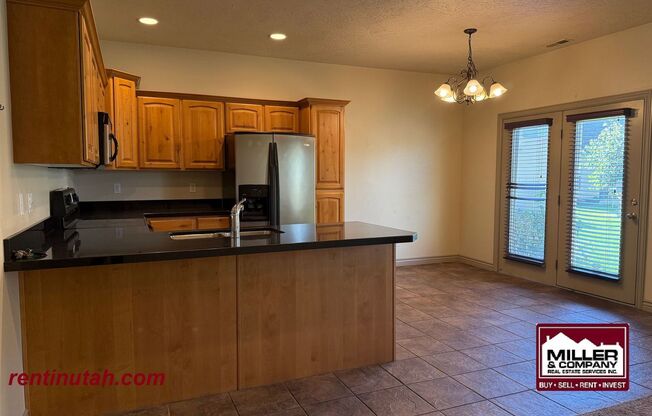 3 beds, 2.5 baths, $2,095