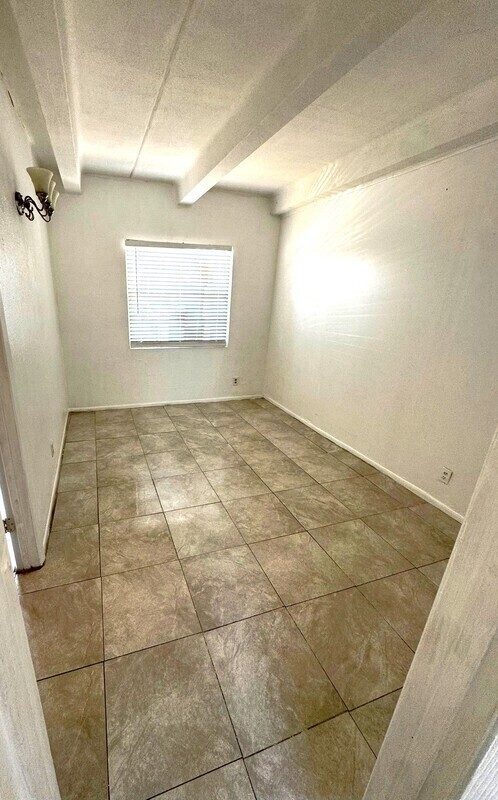 5261 Alhambra Dr