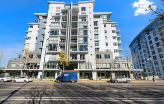 1310 NW Naito Pkwy #402