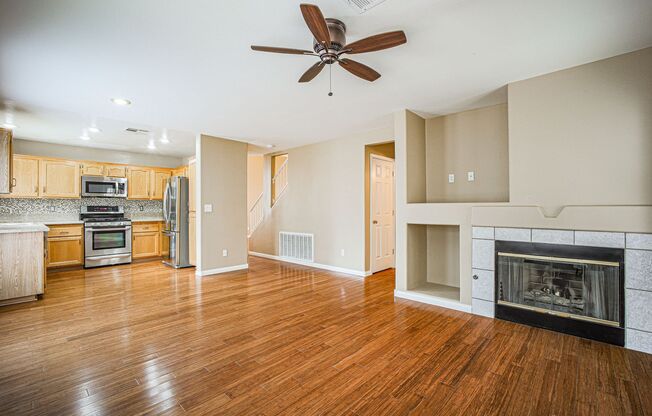 BEAUTIFUL 3 BD HOME LOCATED IN THE HEART OF SUMMERLIN!