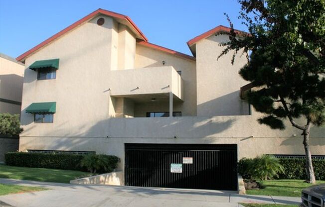 4539 W. 159th Street Apartments