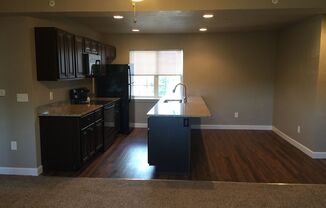 2 beds, 1 bath, $1,250