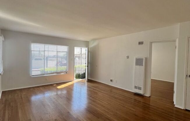 2 beds, 1 bath, 1,400 sqft, $2,650