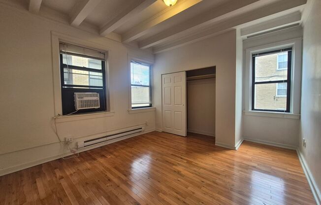 1 bed, 1 bath, 410 sqft, $1,599, Unit 3510 Louisa St. #06