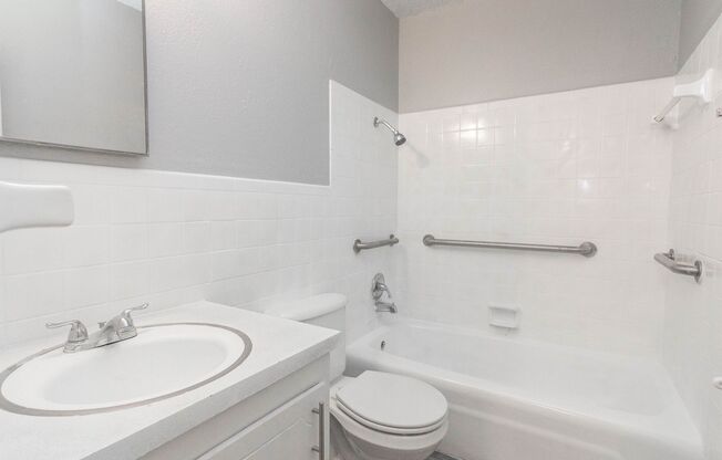 2 beds, 1 bath, 755 sqft, $685, Unit 1317 D