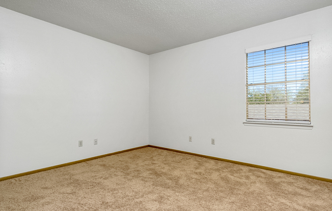 1 bed, 1 bath, 750 sqft, $595, Unit 612