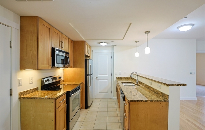 3 beds, 2 baths, 1,175 sqft, $5,200, Unit 302