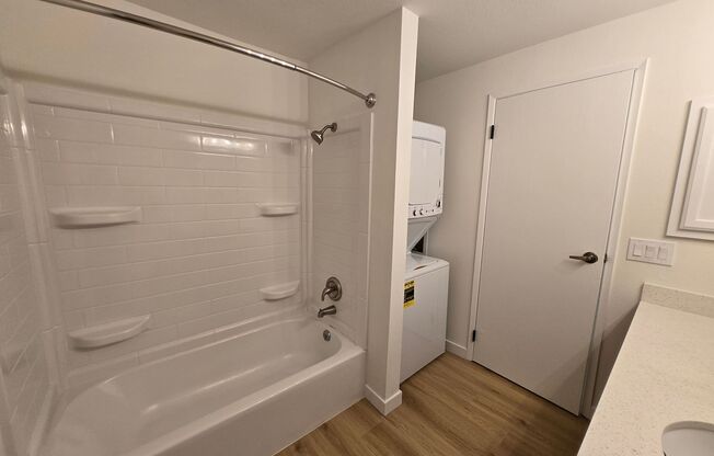 2 beds, 1 bath, 950 sqft, $2,195, Unit 113