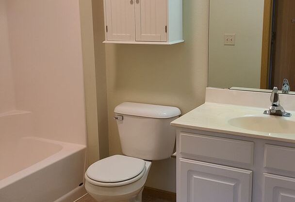 2 beds, 2 baths, 1,251 sqft, $1,880, Unit 302-212