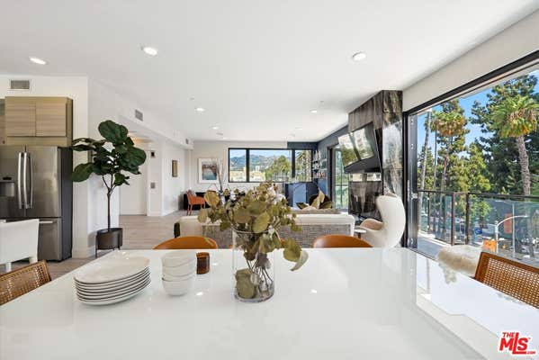 137 N DOHENY DR