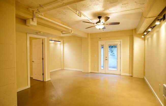 Fabulous Location-Spacious 2-Bdr/2 Bth w/Condo-grade Finishes!