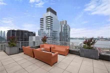 225 W 60 ST