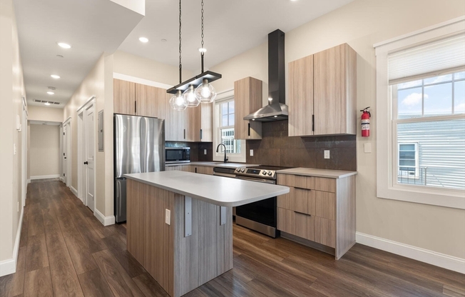 701 E 2 ST