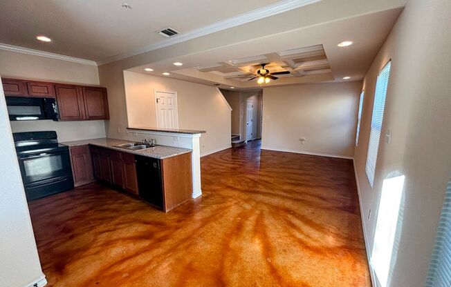 Great Townhome, Move-in Ready! Great Location, End Unit