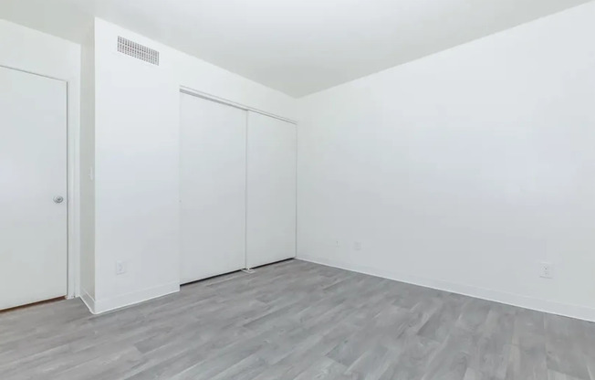 2 beds, 1 bath, 700 sqft, $899, Unit 197
