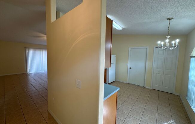 BEAUTIFUL 3-bedroom/2-bathroom HOME in Deltona!!