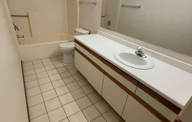 2 beds, 2 baths, 1,050 sqft, $1,210, Unit 272