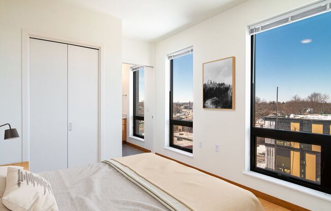 2 beds, 2 baths, 815 sqft, $1,700, Unit B222