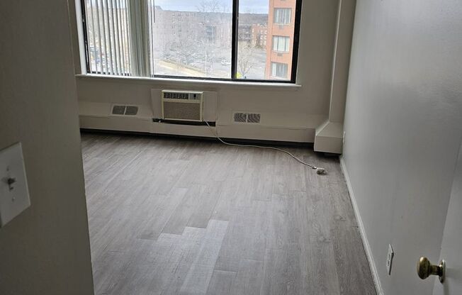 1 bed, 1 bath, 600 sqft, $1,400, Unit 809
