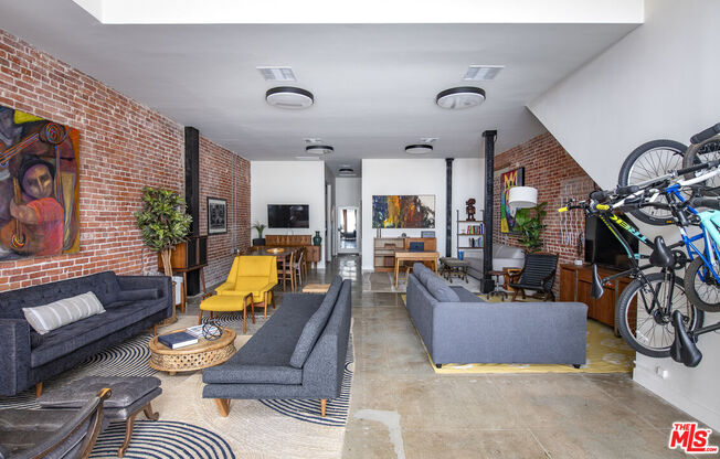 179 CULVER BLVD