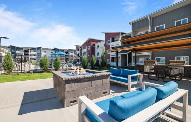 the preserve at ballantyne commons clubhouse with fire pit and lounge furniture
