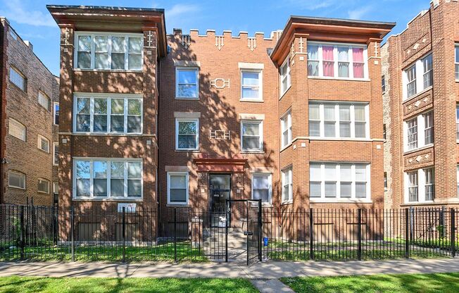 1514-1516 E 67th PL