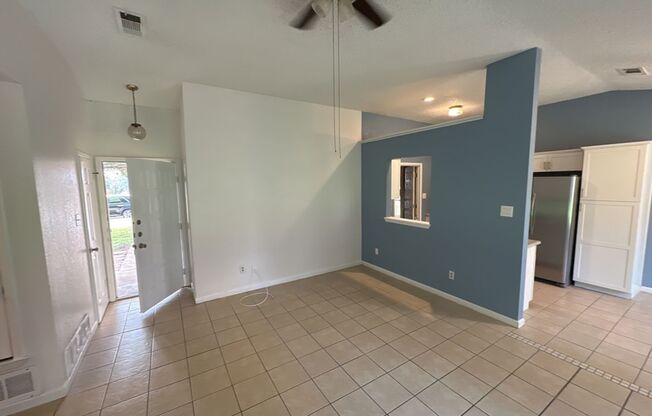 3 beds, 2 baths, $1,325