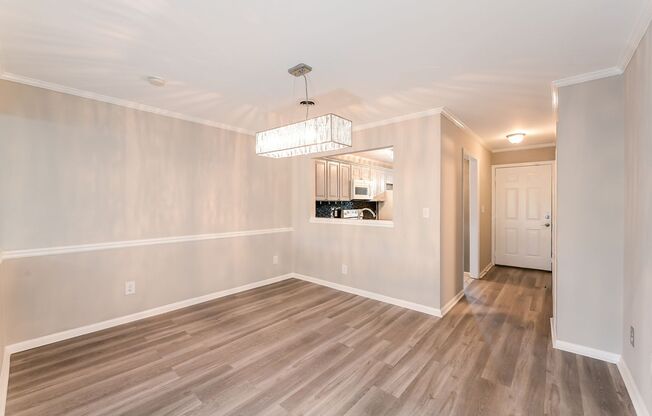 3 beds, 2 baths, $2,450, Unit Unit 122