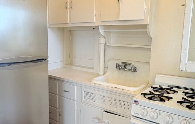 1 bed, 1 bath, 2 sqft, $999, Unit #407