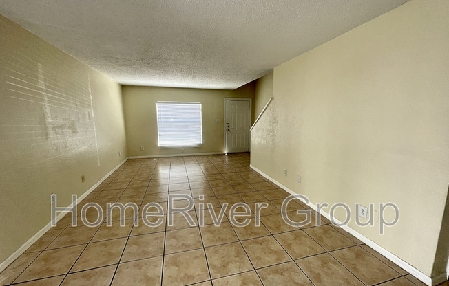 8517 LINCOLN CV DR