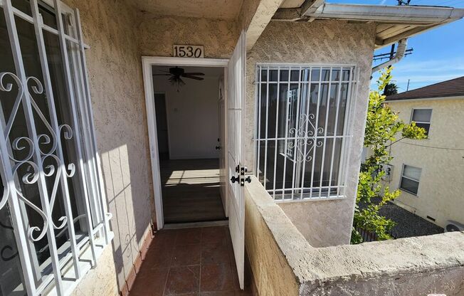 3 beds, 1 bath, 800 sqft, $2,795, Unit 1530