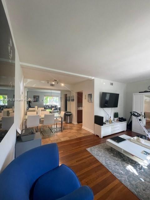 1515 W AVE