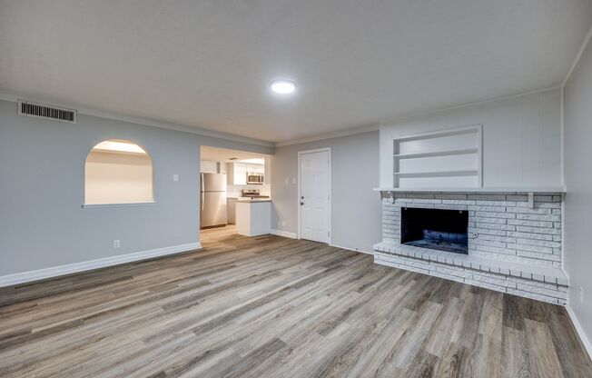 Spacious 4BD Home with Stunning Landscape Open Floor Plan