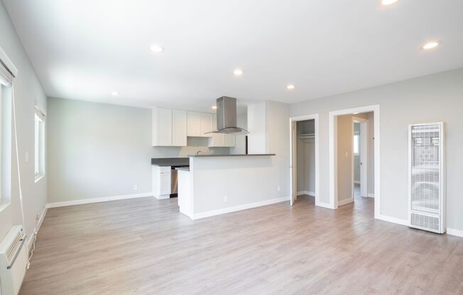 1 bed, 1 bath, $1,833, Unit 8