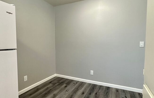 2 beds, 1 bath, 704 sqft, $1,995, Unit 16