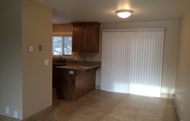 2 beds, 1 bath, 1,000 sqft, $1,595, Unit 08