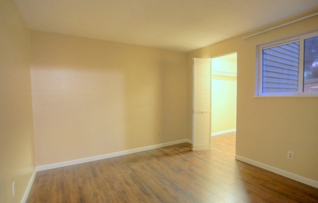 Condo for Rent in Bellevue Area!