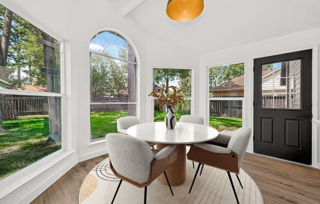 3 beds, 2 baths, $3,100