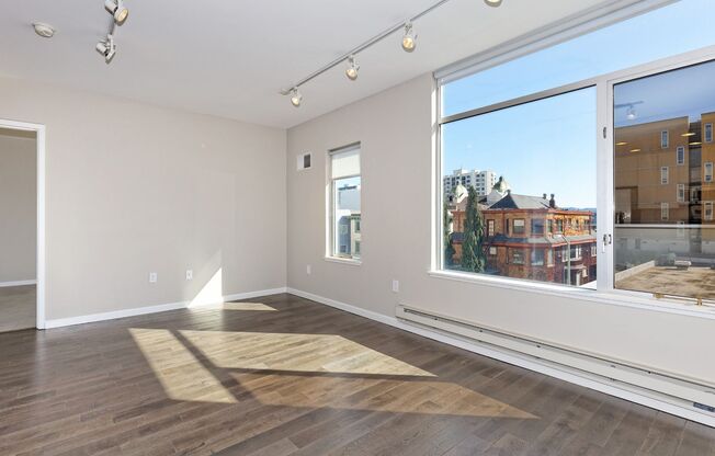 2 beds, 2 baths, 920 sqft, $3,095, Unit 303