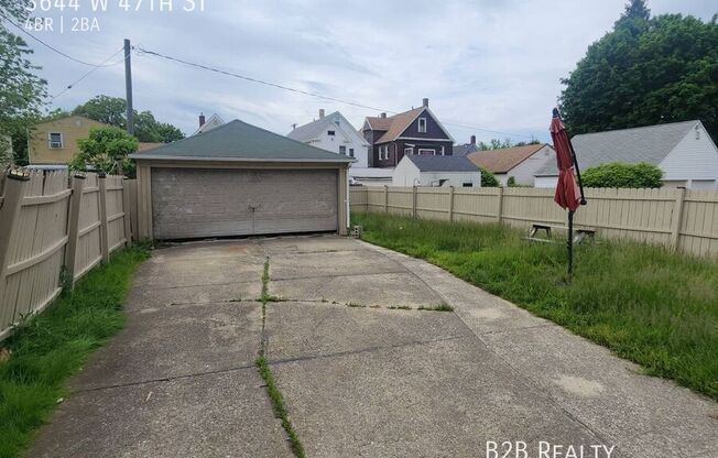 3644 W 47 ST