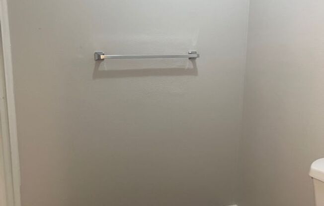 2 beds, 2 baths, $1,750, Unit 817-36